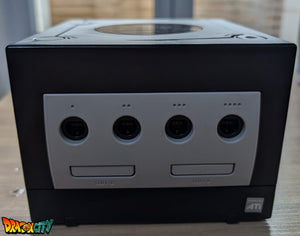 GameCube Noir JAP 60Hz Freezone + Boîte + 1 Manette + Alimentation 110V + Câble Vidéo + Puce Xeno-GC + Picoboot + Sandisk Swiss 64Go + SD2SP2 POR TF