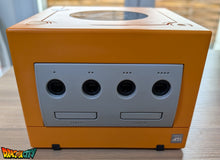 Charger l&#39;image dans la galerie, GameCube Orange JAP 60Hz Freezone + Boîte + 1 Manette Sans Fil + Alimentation 110V + Câble Vidéo + Puce Xeno-GC + Picoboot + Sandisk Swiss 64Go + SD2SP2 POR TF