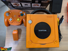 Charger l&#39;image dans la galerie, GameCube Orange JAP 60Hz Freezone + Boîte + 1 Manette Sans Fil + Alimentation 110V + Câble Vidéo + Puce Xeno-GC + Picoboot + Sandisk Swiss 64Go + SD2SP2 POR TF