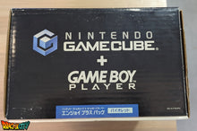 Charger l&#39;image dans la galerie, GameCube Collector Violette JAP 60Hz Freezone + Game Boy Player avec Disque + Boîte + Alimentation 110V + Puce Xeno-GC + Condensateurs changés (neuf) + Picoboot + Sandisk Swiss 256Go + SD2SP2 POR TF + Manette + Câble Vidéo + Serial Matching