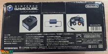 Charger l&#39;image dans la galerie, GameCube Noir JAP 60Hz Freezone + Boîte + Alimentation 110V + Puce Xeno-GC + Condensateurs changés (neuf) + Picoboot + Sandisk Swiss 256Go + SD2SP2 POR TF + Carte Mémoire OFFICIEL avec boîte + BlueRetro - Manettes Sans-Fil