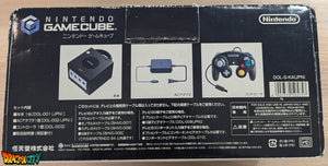 GameCube Noir JAP 60Hz Freezone + Boîte + Alimentation 110V + Puce Xeno-GC + Condensateurs changés (neuf) + Picoboot + Sandisk Swiss 256Go + SD2SP2 POR TF + Carte Mémoire OFFICIEL avec boîte + BlueRetro - Manettes Sans-Fil