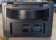 Charger l&#39;image dans la galerie, GameCube Noir JAP 60Hz Freezone + Boîte + Alimentation 110V + Puce Xeno-GC + Condensateurs changés (neuf) + Picoboot + Sandisk Swiss 256Go + SD2SP2 PRO V2 + BlueRetro - Manettes Sans-Fil