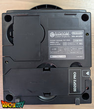 Charger l&#39;image dans la galerie, GameCube Noir JAP 60Hz Freezone + Boîte + Alimentation 110V + Puce Xeno-GC + Condensateurs changés (neuf) + Picoboot + Sandisk Swiss 256Go + SD2SP2 PRO V2 + BlueRetro - Manettes Sans-Fil