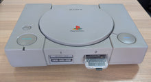 Charger l&#39;image dans la galerie, Console Sony PlayStation 1 (PS1) SCPH-7000 NTSC-J 60Hz - Version Dual Shock + Boîte + Manette PS1 + Câble Vidéo + Cable d&#39;alimentation 110V +  PSxMemCard (Lecture Backups + Imports) + Blocage Capot (Impression 3D)