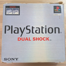 Charger l&#39;image dans la galerie, Console Sony PlayStation 1 (PS1) SCPH-7000 NTSC-J 60Hz - Version Dual Shock + Boîte + Manette PS1 + Câble Vidéo + Cable d&#39;alimentation 110V +  PSxMemCard (Lecture Backups + Imports) + Blocage Capot (Impression 3D)