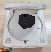 Charger l&#39;image dans la galerie, Dreamcast VA0 60Hz + Boîte + Bios Freezone + Patch 50Hz/60Hz Auto + Alimentation 220V + 1 Manette + Câble Vidéo RGB + Câble Alimentation + Serial Matching + Notices + Condensateurs GDROM changés (neuf)