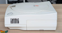 Charger l&#39;image dans la galerie, Dreamcast VA0 60Hz + Boîte + Bios Freezone + Patch 50Hz/60Hz Auto + Alimentation 220V + 1 Manette + Câble Vidéo RGB + Câble Alimentation + Serial Matching + Condensateurs GDROM changés (neuf)