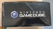 Charger l'image dans la galerie, GameCube JAP Noir 60Hz Dézonée (Picoboot) + Boîte + Alimentation 110V + Condensateurs neufs + MicroSD KingUSB 64 Go + GC2SD V2 + Carte mémoire GameCube 251 blocs + Manette + Adaptateur HDMI Bitfunx