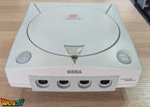 Charger l'image dans la galerie, Dreamcast VA1 60Hz + Boîte + Bios Freezone + Patch 50Hz/60Hz Auto + Alimentation 220V + 1 Manette + Câble Vidéo + Câble Alimentation + Serial Matching + Condensateurs GDROM changés (neuf)