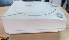 Charger l'image dans la galerie, Dreamcast VA0 60Hz + Boîte + Bios Freezone + Patch 50Hz/60Hz Auto + Alimentation 220V + 1 Manette + Câble Vidéo + Câble Alimentation + Condensateurs GDROM remplacés (neufs)