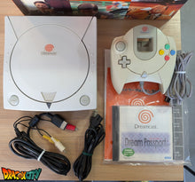 Charger l'image dans la galerie, Dreamcast VA0 60Hz + Boîte + Bios Freezone + Patch 50Hz/60Hz Auto + Alimentation 220V + 1 Manette + Câble Vidéo + Câble Alimentation + Condensateurs GDROM remplacés (neufs)