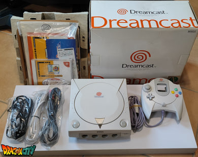 Dreamcast VA1 Freezone 60Hz + Patch 50Hz/60Hz Auto + Boîte + Alimentation 220V + 1 Manette + Notices + Dream Passport 2 + Câble Vidéo + Câble Alimentation + Câble RJ11 + Serial Matching